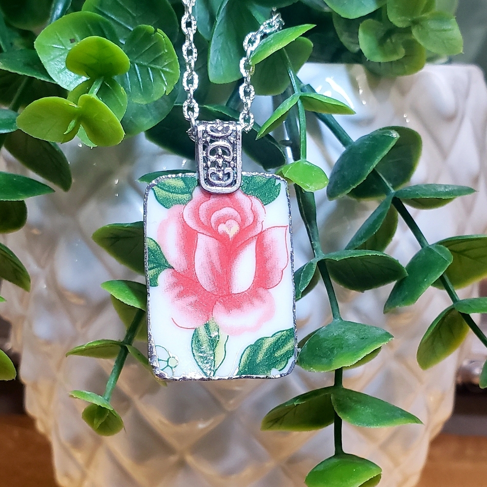 2 Necklaces - Picture 4 of 7